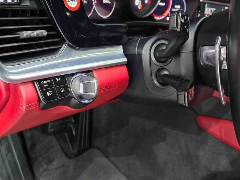 2018 Porsche Panamera 3.0 AWD photo 26