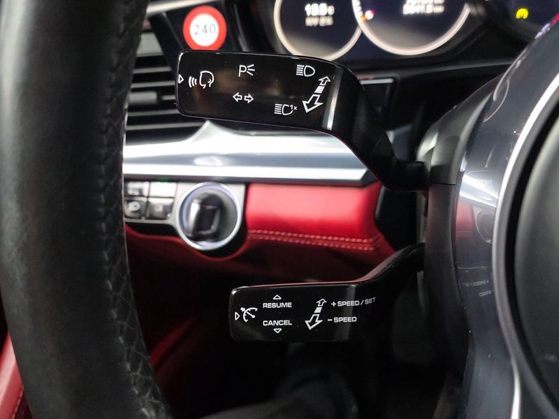 2018 Porsche Panamera 3.0 AWD photo 28
