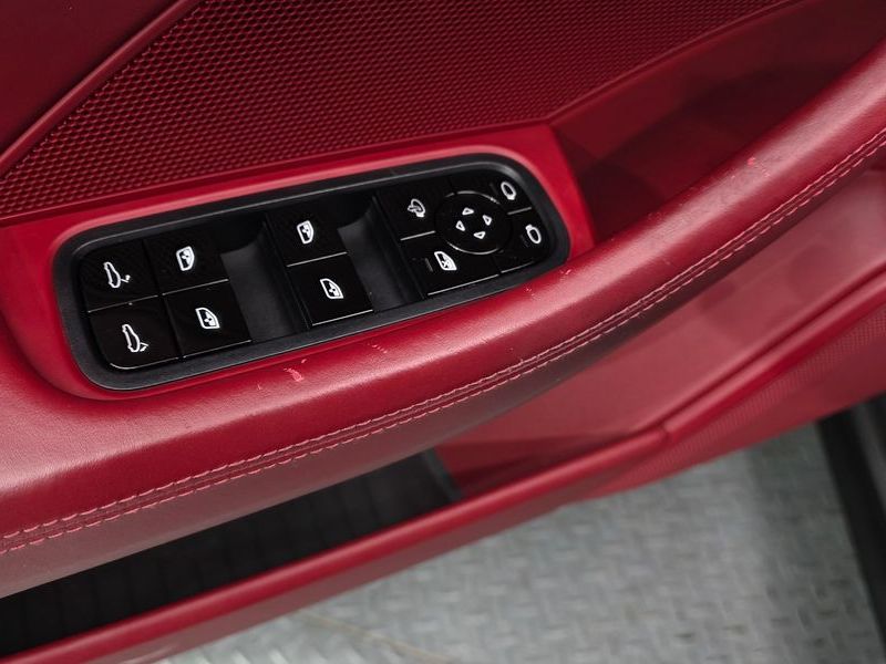2018 Porsche Panamera 3.0 AWD photo 29
