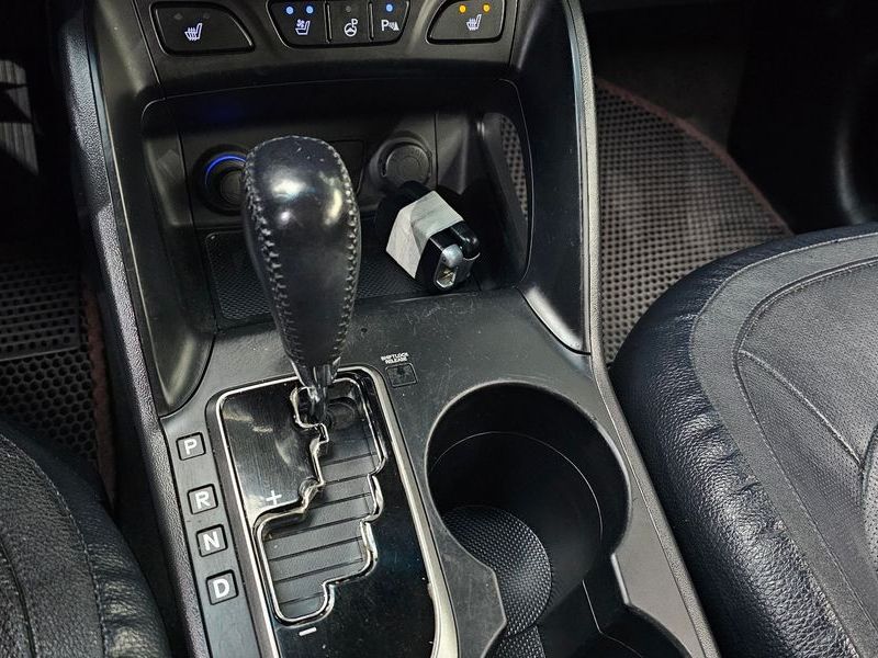 2012 Hyundai Tucson Diesel 4WD LX20 Premier photo 9