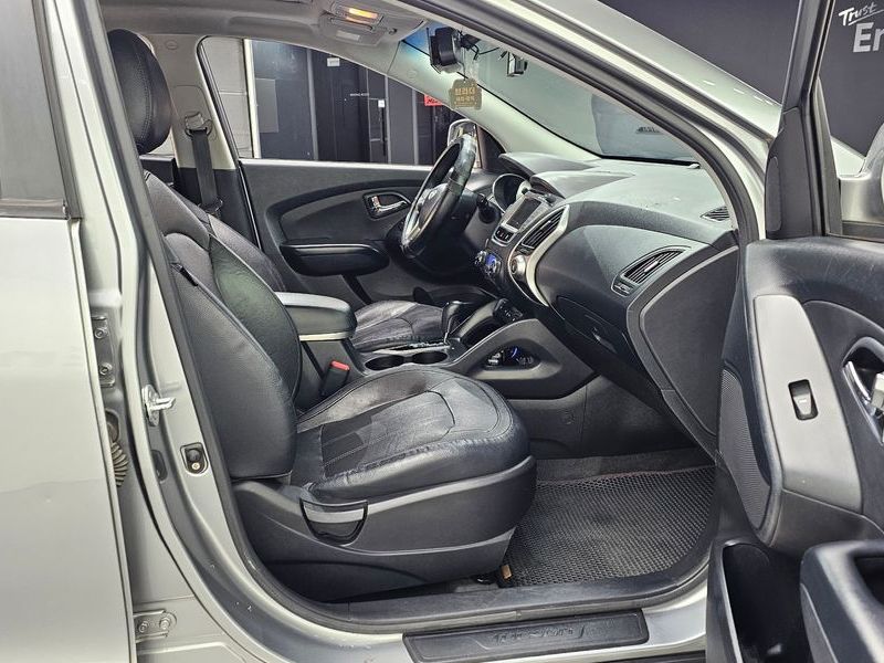 2012 Hyundai Tucson Diesel 4WD LX20 Premier photo 11