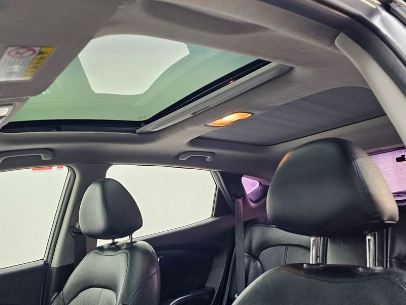 2012 Hyundai Tucson Diesel 4WD LX20 Premier photo 19