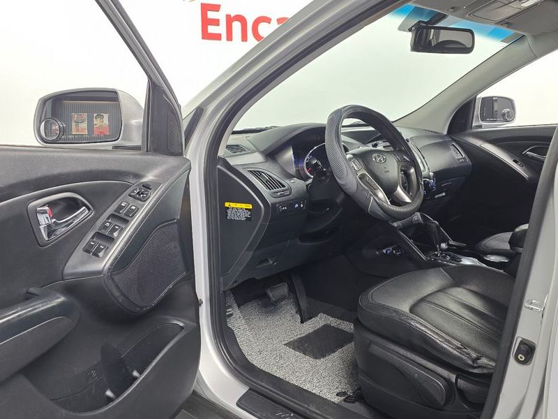 2013 Hyundai Tucson Diesel 2WD LX20 Luxury photo 10