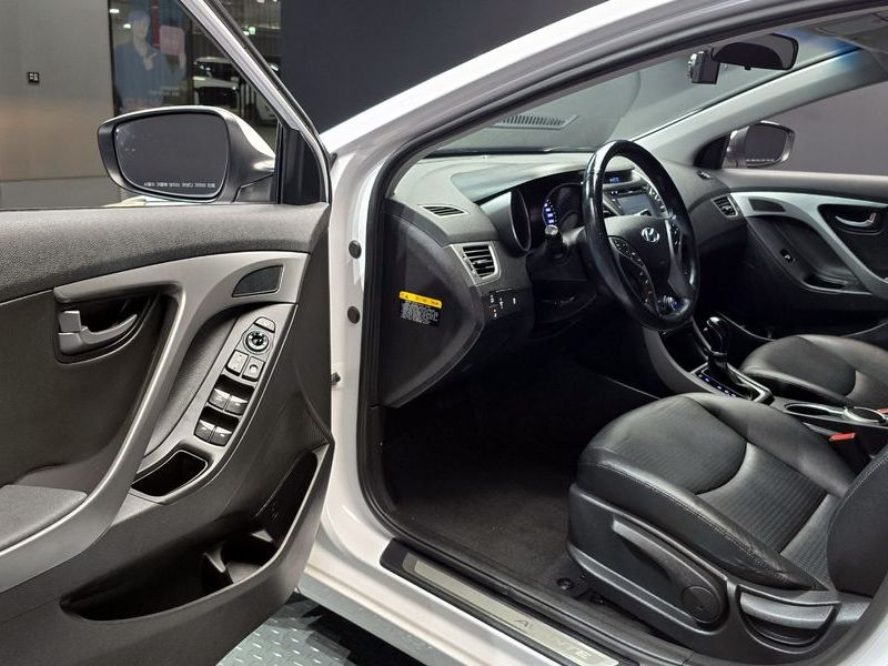 2014 Hyundai Avante 1.6 GDi Modern Standard photo 11