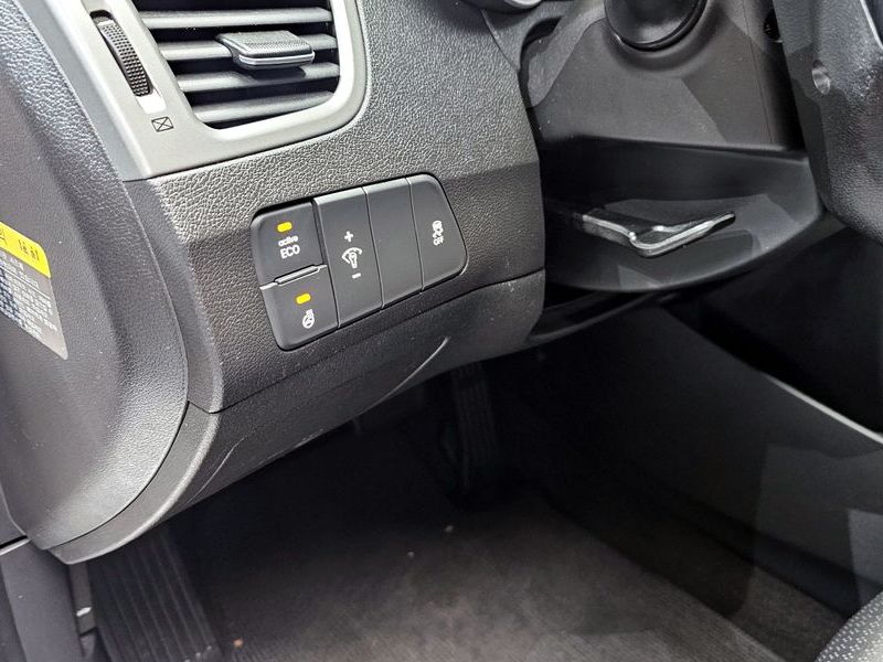 2015 Hyundai Avante 1.6 GDi Modern Standard photo 14