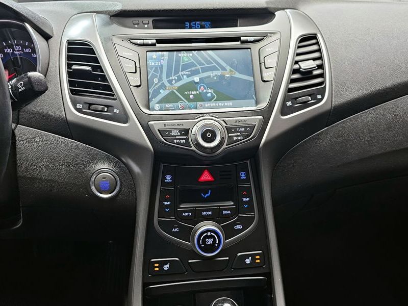 2015 Hyundai Avante 1.6 GDi Modern Standard photo 16