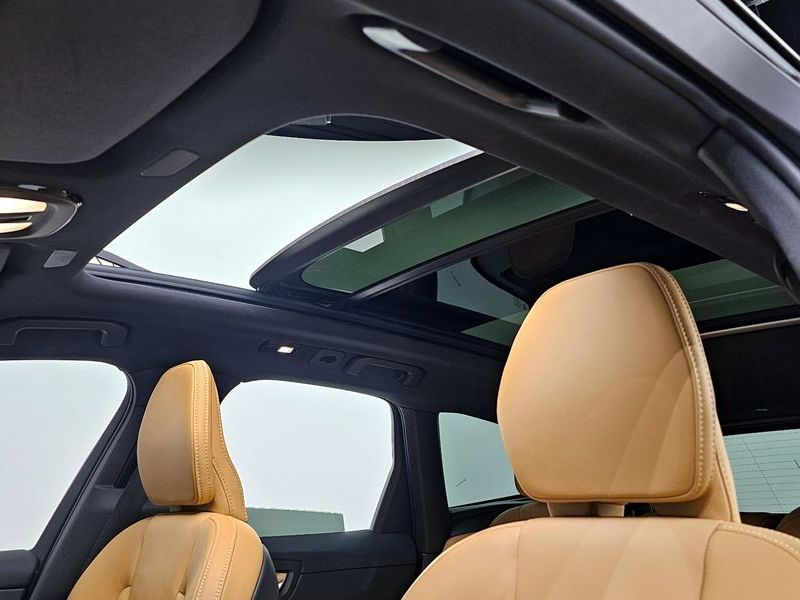 2024 Volvo XC60 B5 Ultimate Bright photo 19