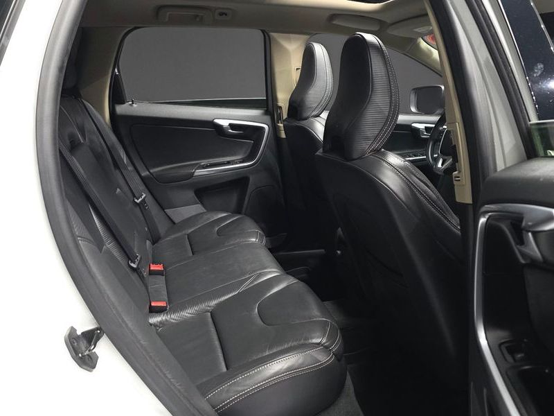 2013 Volvo XC60 T6 R-Design 1st photo 12