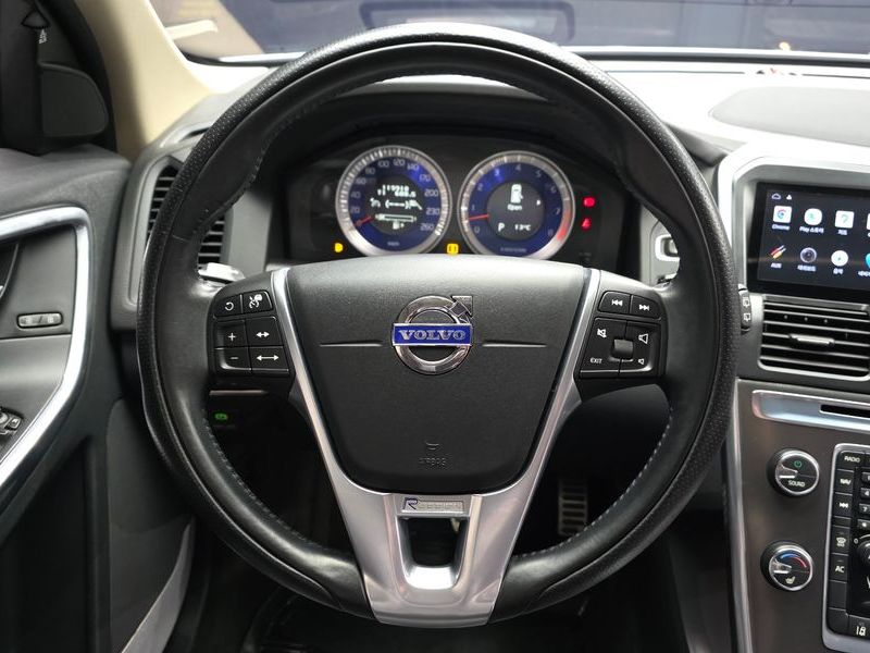 2013 Volvo XC60 T6 R-Design 1st photo 13