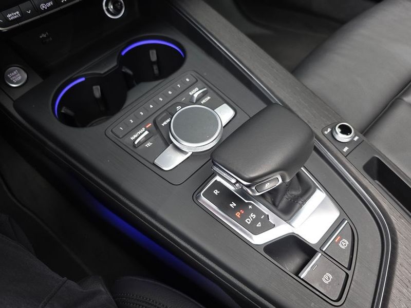 2019 Audi A4 40 TFSI Premium photo 9