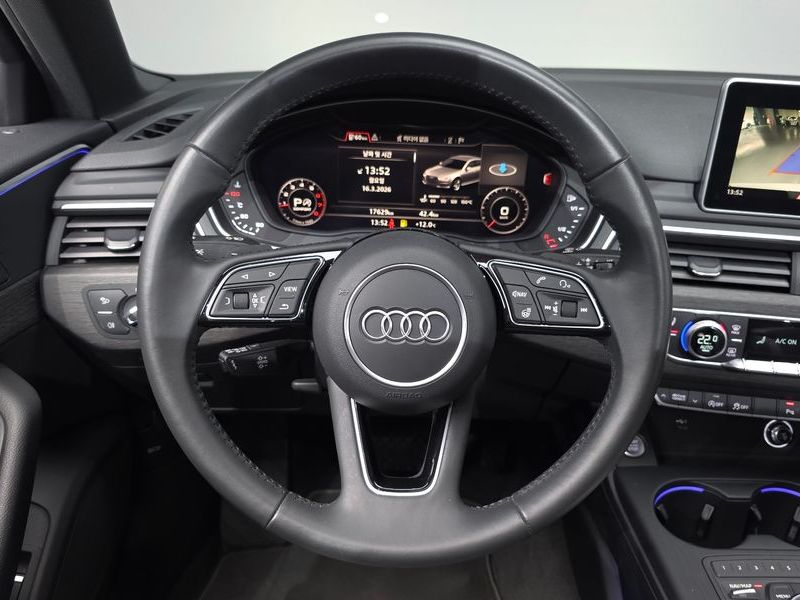 2019 Audi A4 40 TFSI Premium photo 14