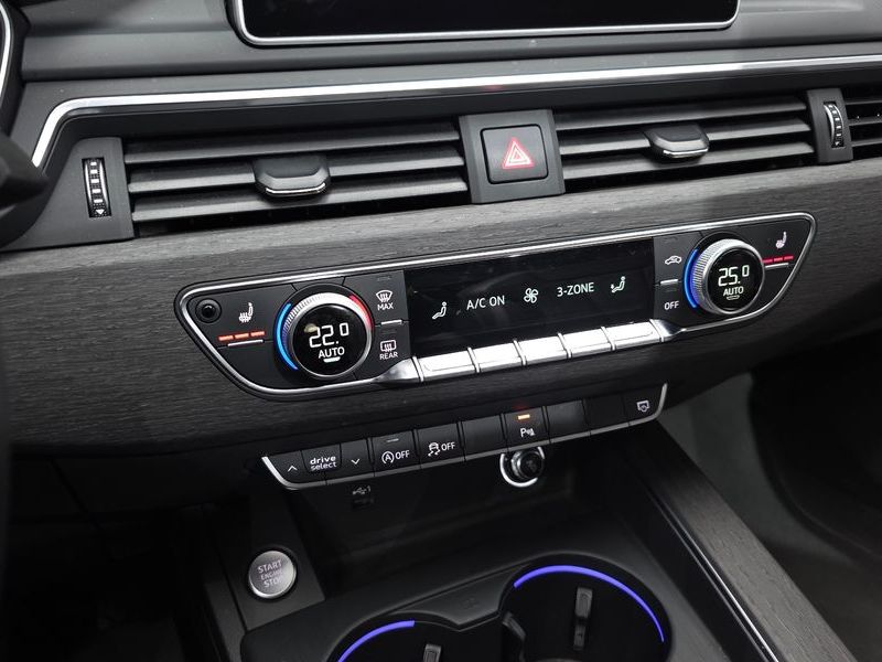 2019 Audi A4 40 TFSI Premium photo 17