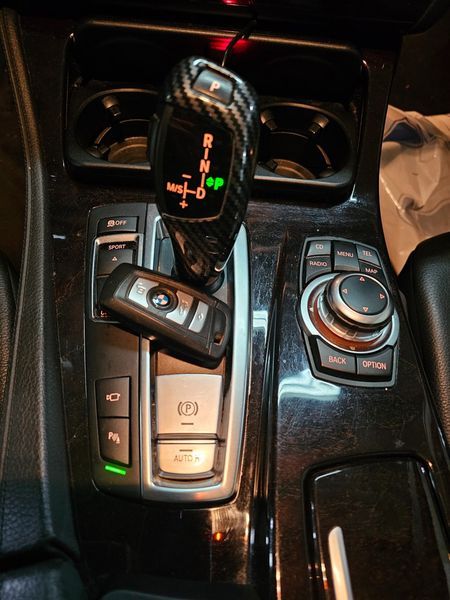 2012 BMW 5 Series 528i photo 8