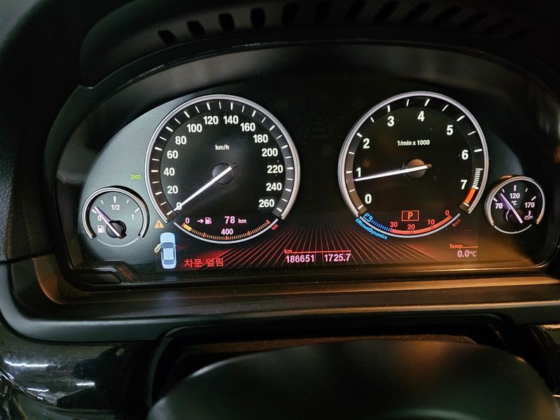 2012 BMW 5 Series 528i photo 10