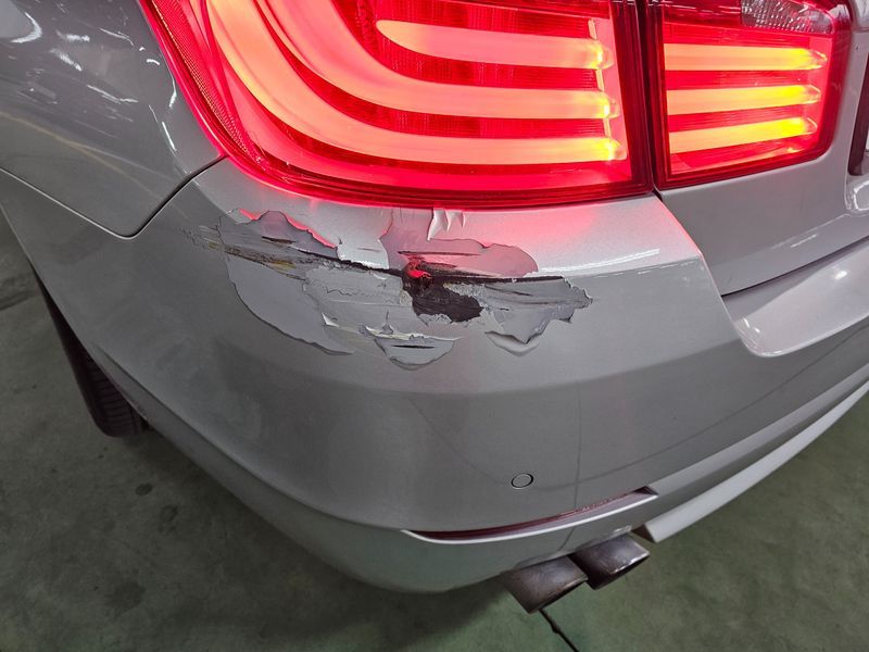 2012 BMW 5 Series 528i photo 13