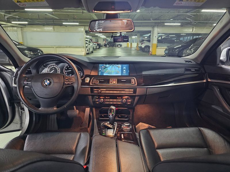 2012 BMW 5 Series 528i photo 17
