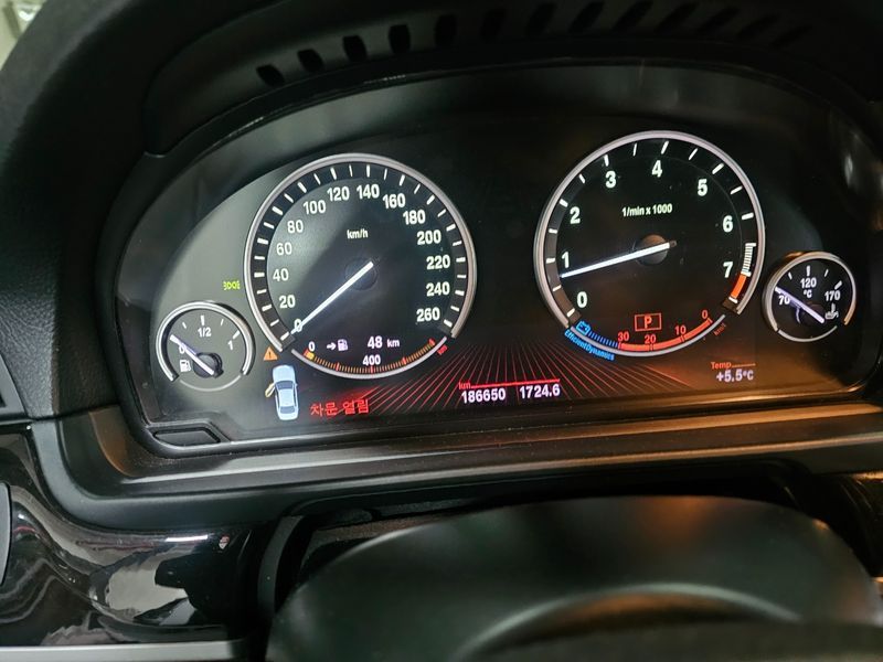 2012 BMW 5 Series 528i photo 20