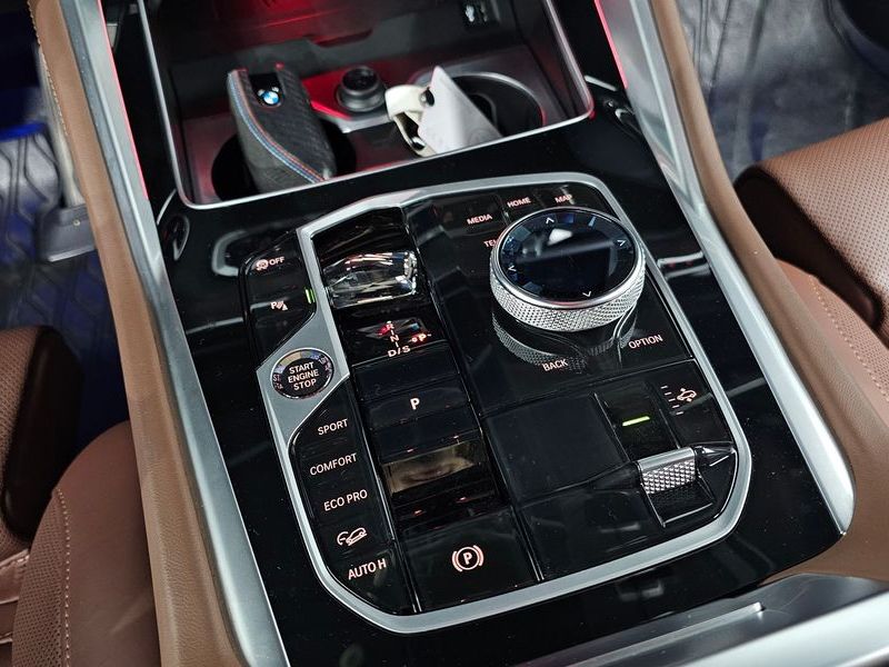 2024 BMW X6 xDrive40d M Sport Online Exclusive photo 9