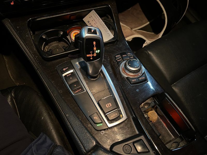 2013 BMW 5 Series 520d photo 13