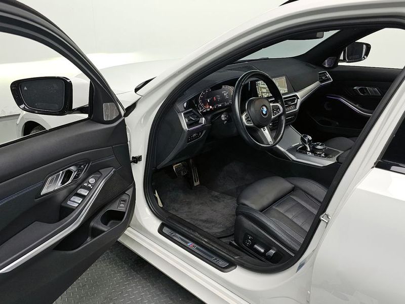 2022 BMW 3 Series 320d Touring M Sport photo 11
