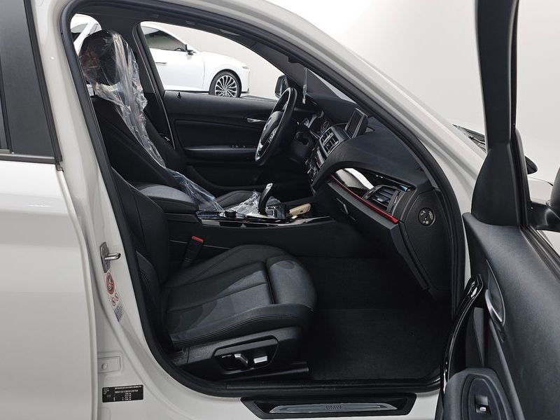 2016 BMW 1시리즈 118d Sport 5Door photo 11