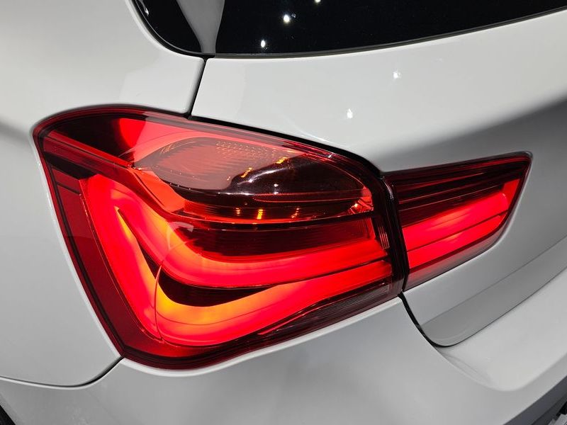 2016 BMW 1시리즈 118d Sport 5Door photo 23