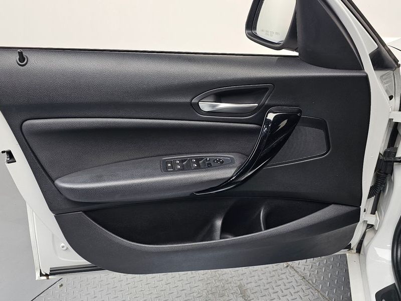 2016 BMW 1시리즈 118d Sport 5Door photo 24