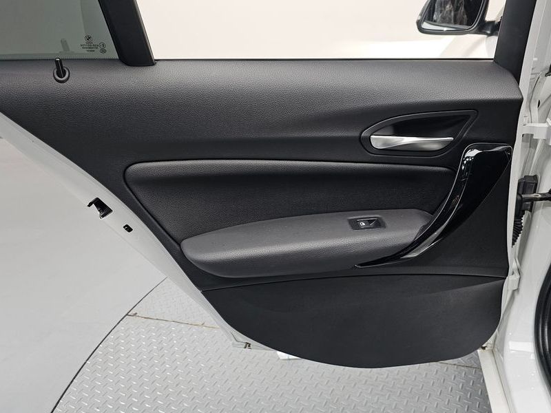 2016 BMW 1시리즈 118d Sport 5Door photo 25