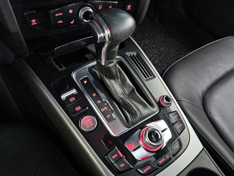 2013 Audi A4 2.0 TFSI Quattro Dynamic B8 photo 9