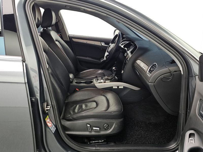 2013 Audi A4 2.0 TFSI Quattro Dynamic B8 photo 11