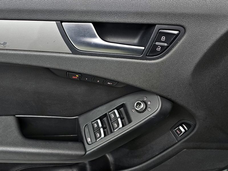2013 Audi A4 2.0 TFSI Quattro Dynamic B8 photo 18