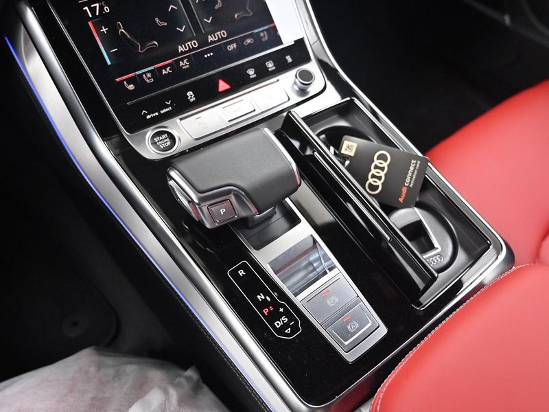 2023 Audi Q7 50 TDI Quattro Exclusive photo 9