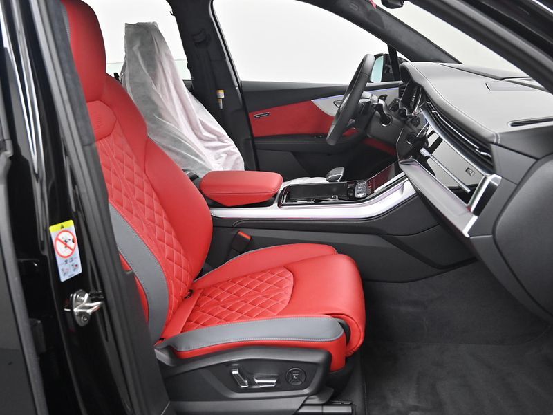 2023 Audi Q7 50 TDI Quattro Exclusive photo 10