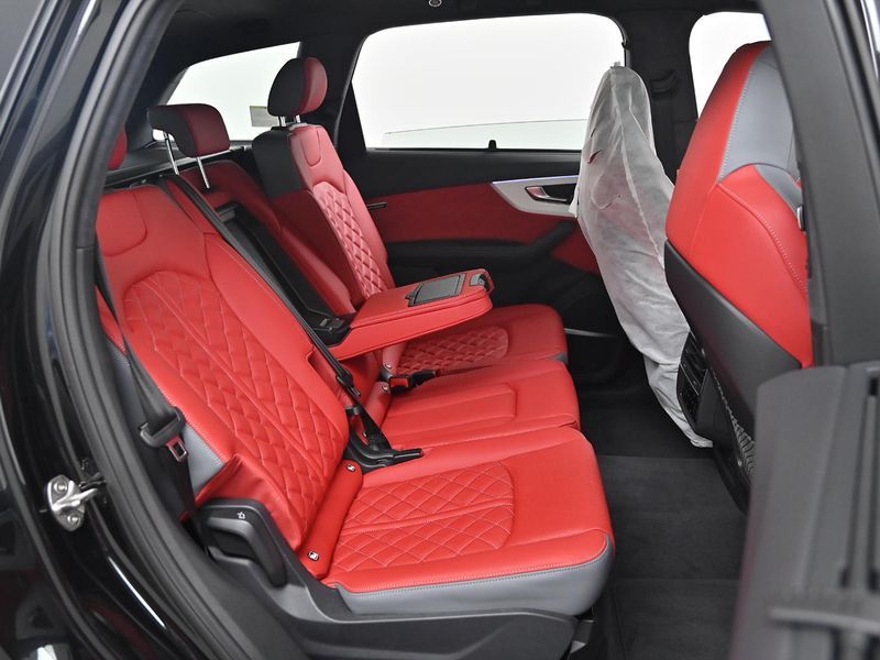 2023 Audi Q7 50 TDI Quattro Exclusive photo 12