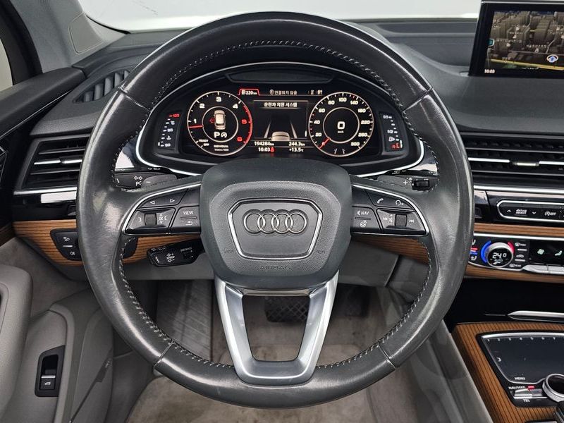 2016 Audi Q7 35 TDI Quattro Premium Tech photo 13