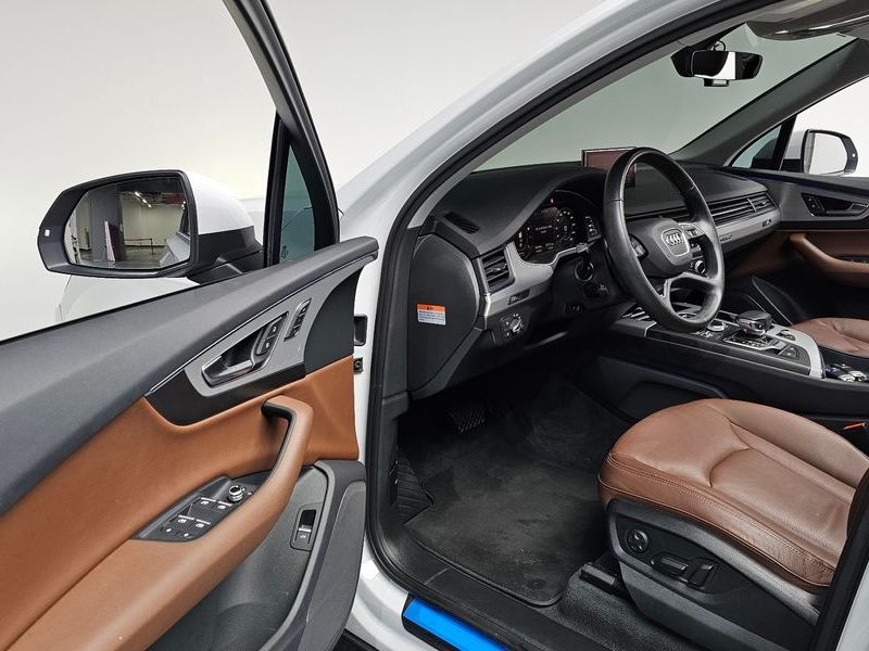 2019 Audi Q7 45 TFSI Quattro photo 10