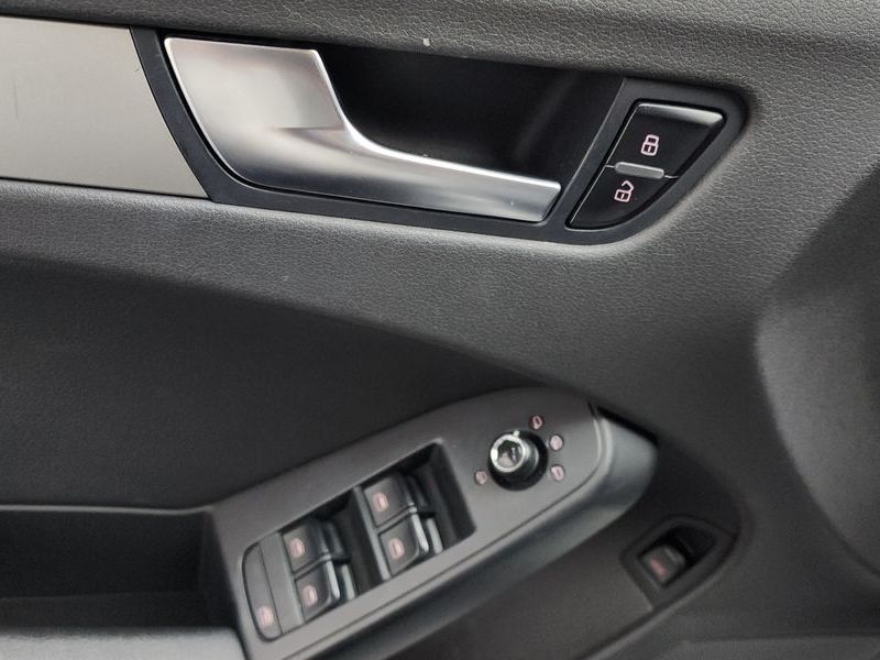 2012 Audi A4 2.0 TDI B8 photo 16