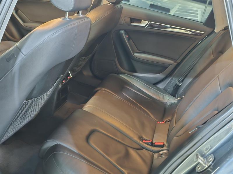 2013 Audi A4 2.0 TFSI Quattro Dynamic B8 photo 16