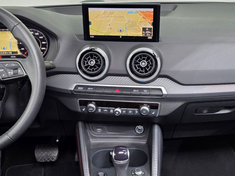 2023 Audi Q2 35 TDI Premium photo 8