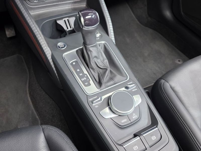 2023 Audi Q2 35 TDI Premium photo 13