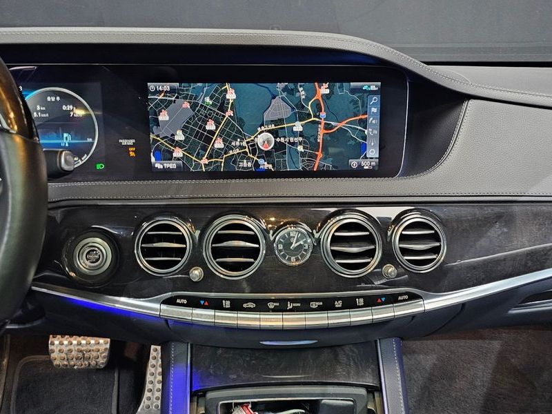 2020 Mercedes-Benz S-Class S350 d 4MATIC AMG Line photo 14