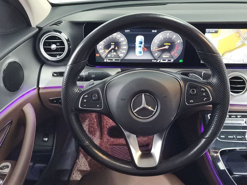 2017 Mercedes-Benz E-Class E300 AMG Line photo 13