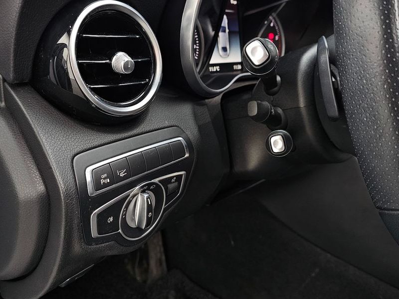 2018 Mercedes-Benz C-Class C220 d Avantgarde photo 19