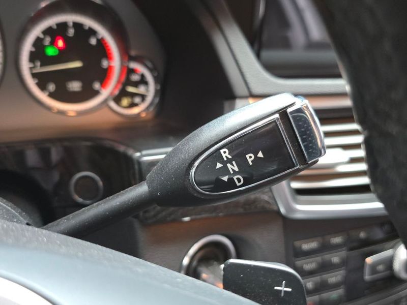 2012 Mercedes-Benz E-Class E220 CDI Avantgarde photo 9