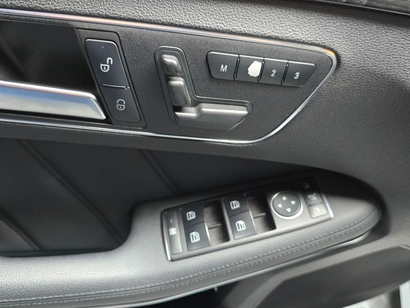 2012 Mercedes-Benz E-Class E220 CDI Avantgarde photo 14