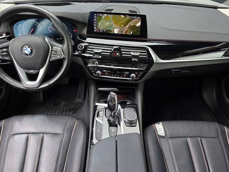 2019 BMW 5 Series 520i Luxury photo 7