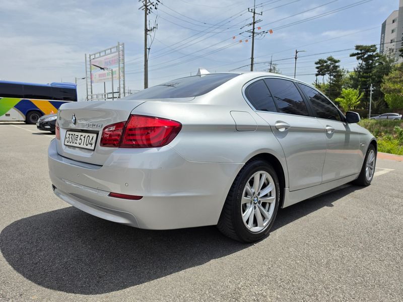 2013 BMW 5 Series 520d photo 7