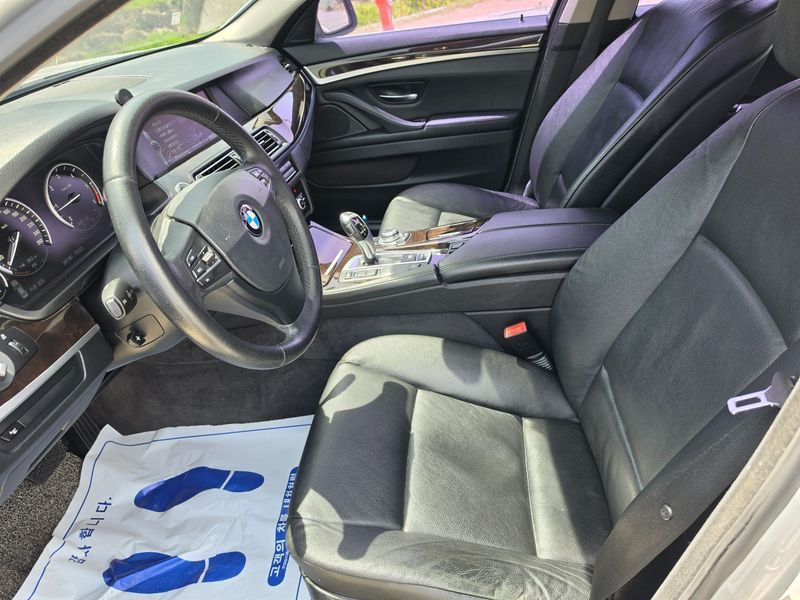 2013 BMW 5 Series 520d photo 10
