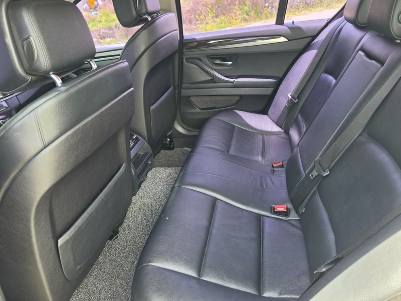 2013 BMW 5 Series 520d photo 12