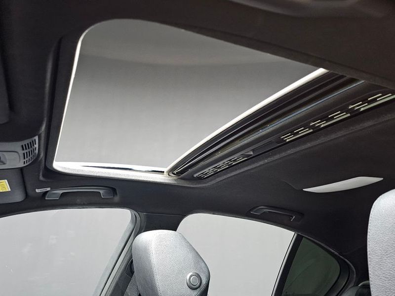 2015 BMW 3 Series 320d M Performence Edition photo 16